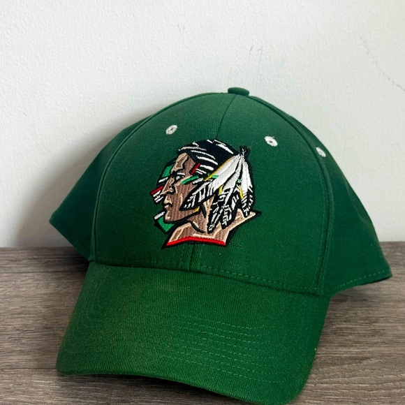 Vintage North Dakota Fighting Sioux Nike Hat Adjustable Embroidered Native NCAA - Picture 1 of 5